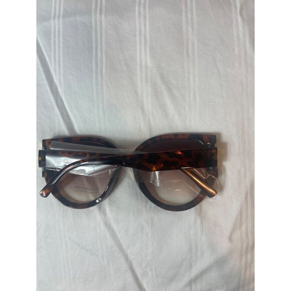 So Purrsuasive Cat‎ Eye Frame Sunglasses Tortoise - Picture 6 of 8